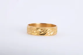 22k Yellow Gold Etched Band Size 8.25 (4.30g.)