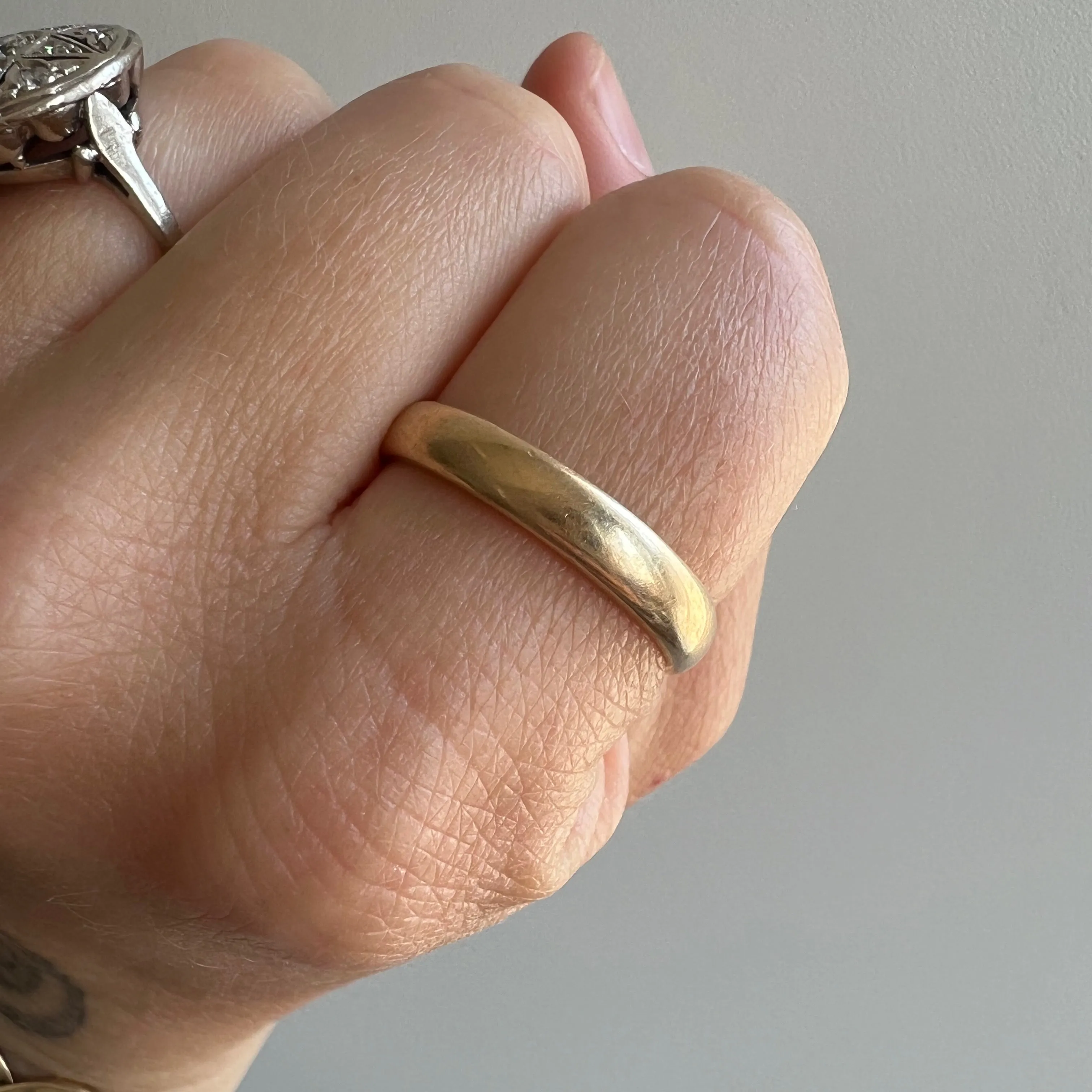 A N T I Q U E // JW&S 18k donut / solid 18k yellow gold comfort fit wedding band / just over size 9.5