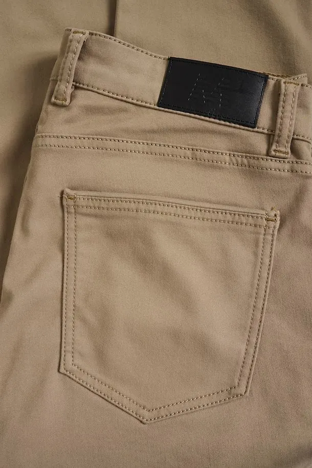 Matinique Pete Hybrid Pants Beige